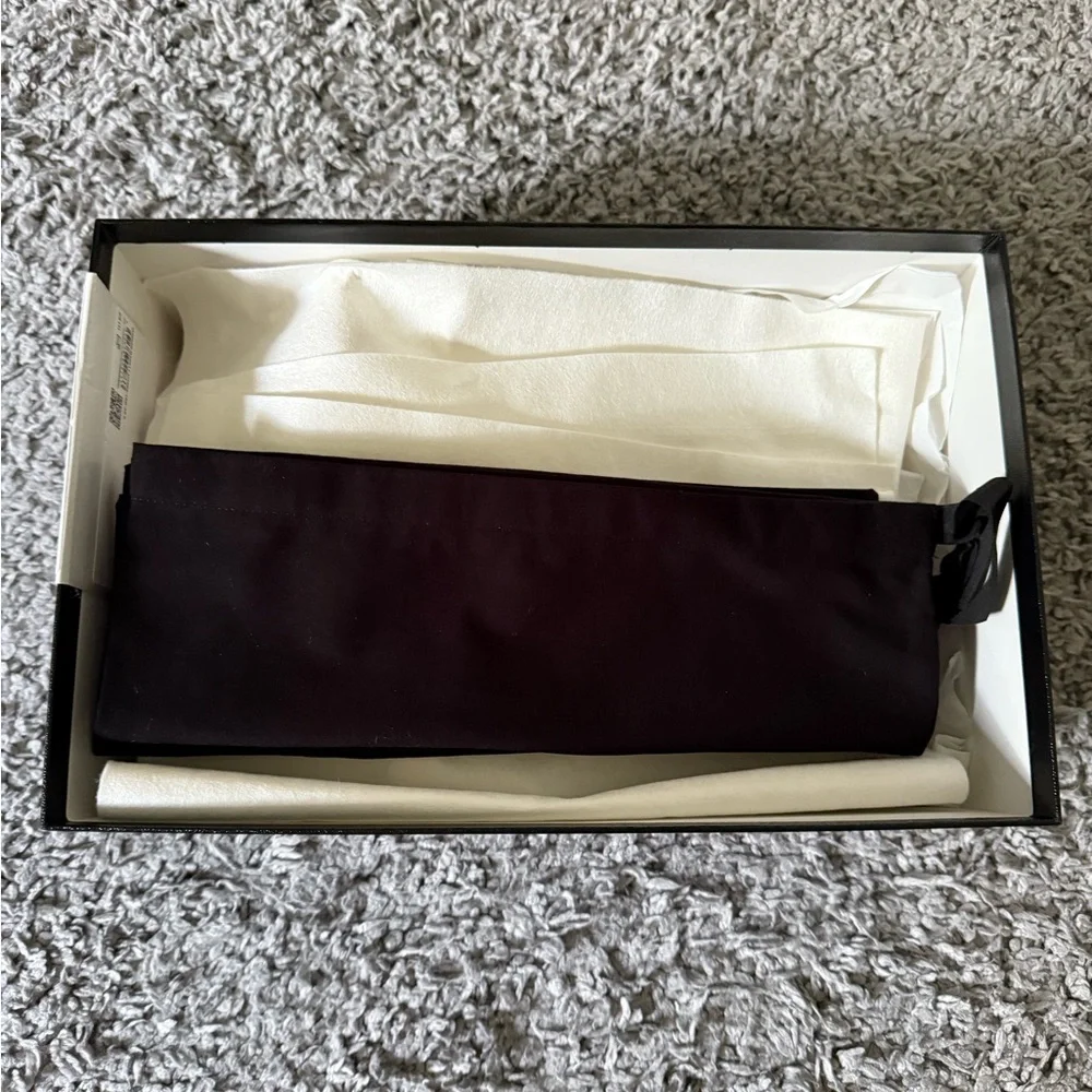 Chanel - Empty Shoe Box w/ Dust Bags - Picture 6 of 6